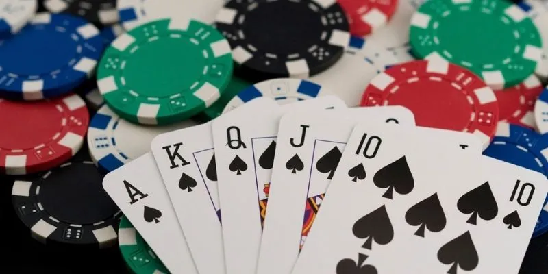 Mẹo chơi Poker hay để phân tích bài đối thủ và quyết định đúng