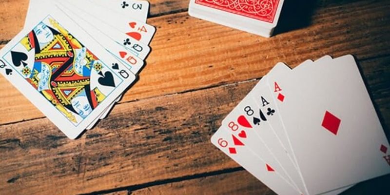 Bài phỏm hay còn được biết đến với tên gọi cực kỳ quen thuộc khác đó là tá lả